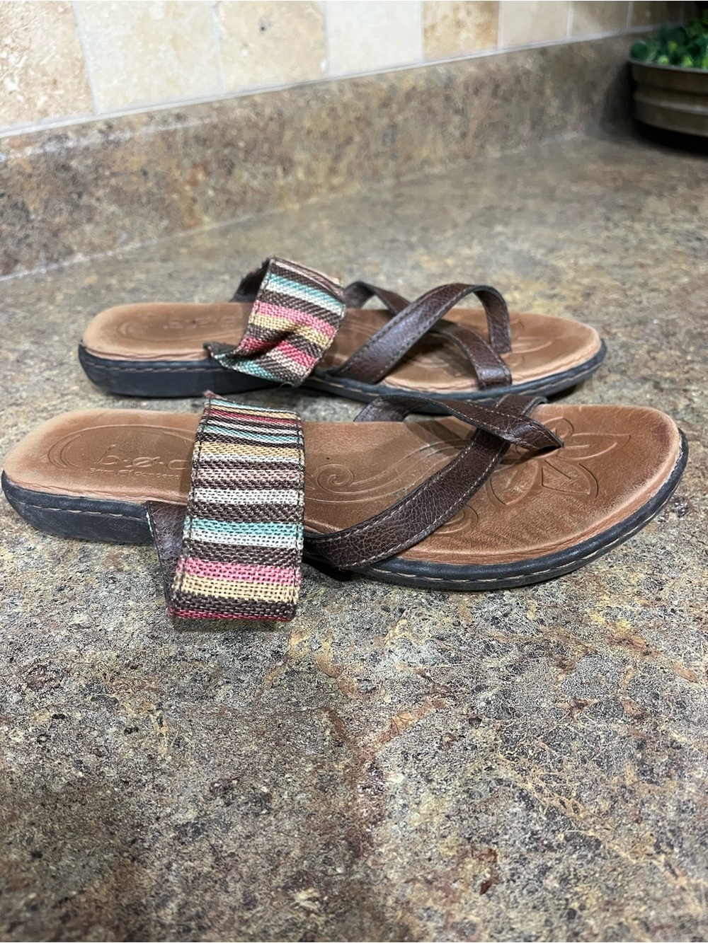 B.O.C. Born Concept Women’s 8M Brown Striped Boho Toe Loop Sandals Vacation